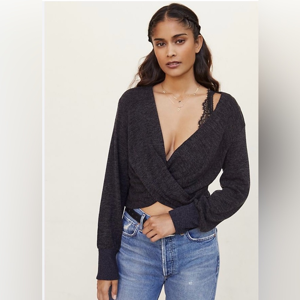 Anthropologie twist front top, size small